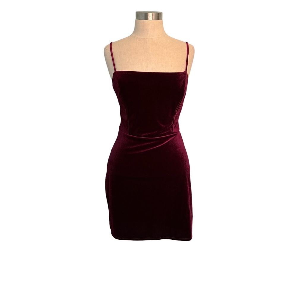 UO Genova red velvet tie back dress - Picture 8 of 10